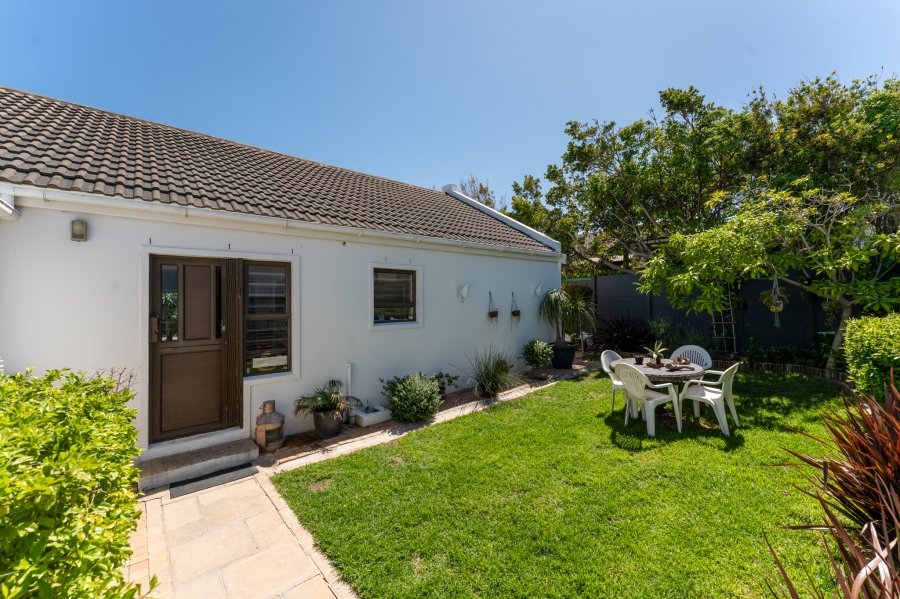 To Let 2 Bedroom Property for Rent in Fish Hoek Western Cape